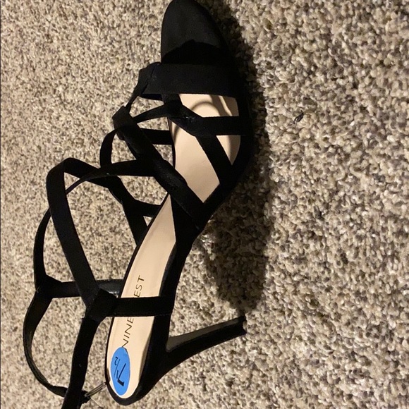 Heels - Picture 2 of 4